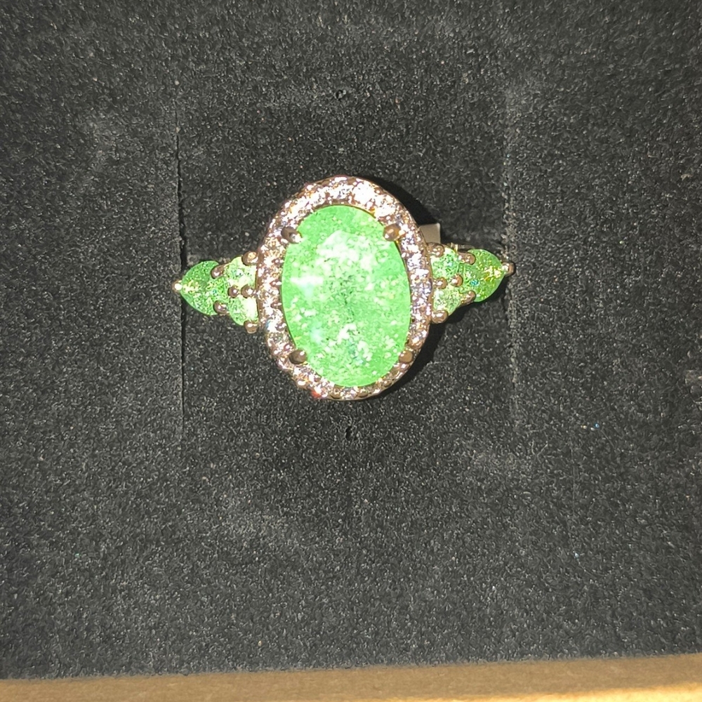 Bomb party "Make it count, gorgeous" RBP7472 Pale green ice Crystal ring size 6!